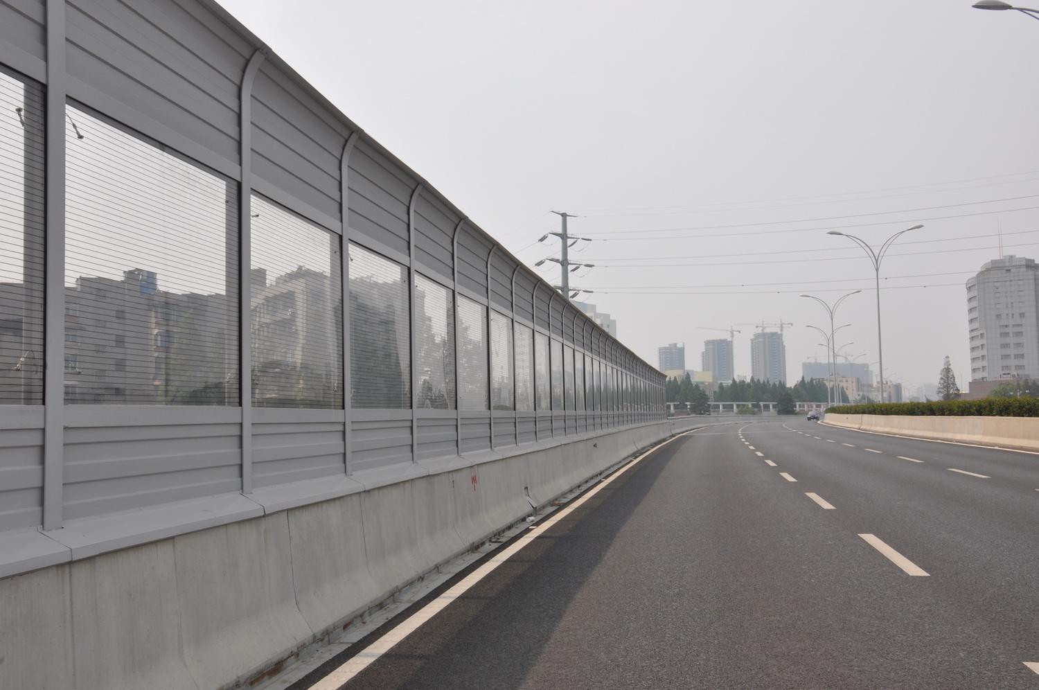 <a href=http://mypgl.com/news_article?news_id=142>公路聲屏障</a>